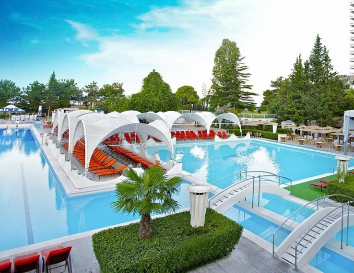 Открытый бассейн - Гранд отель «Жемчужина»