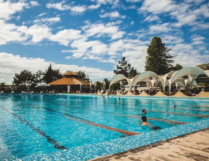 Открытый бассейн - Гранд отель «Жемчужина»