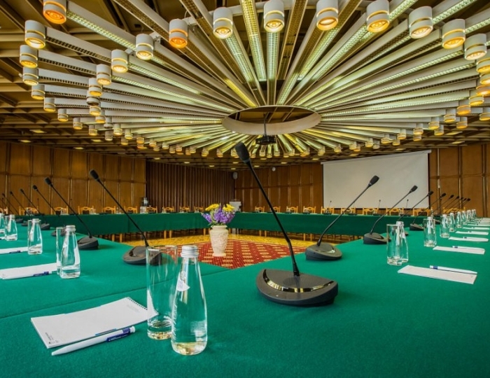Конференц-зал «Под люстрой» - Гранд отель «Жемчужина»