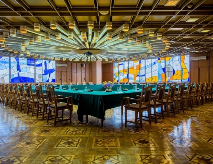 Конференц-зал «Под люстрой» - Гранд отель «Жемчужина»